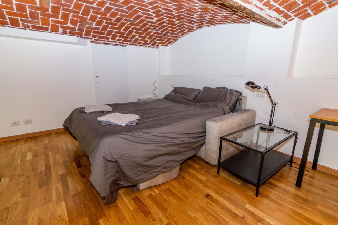 Apartment Industrial Loft -center Of Turin- By Happyhostorino *