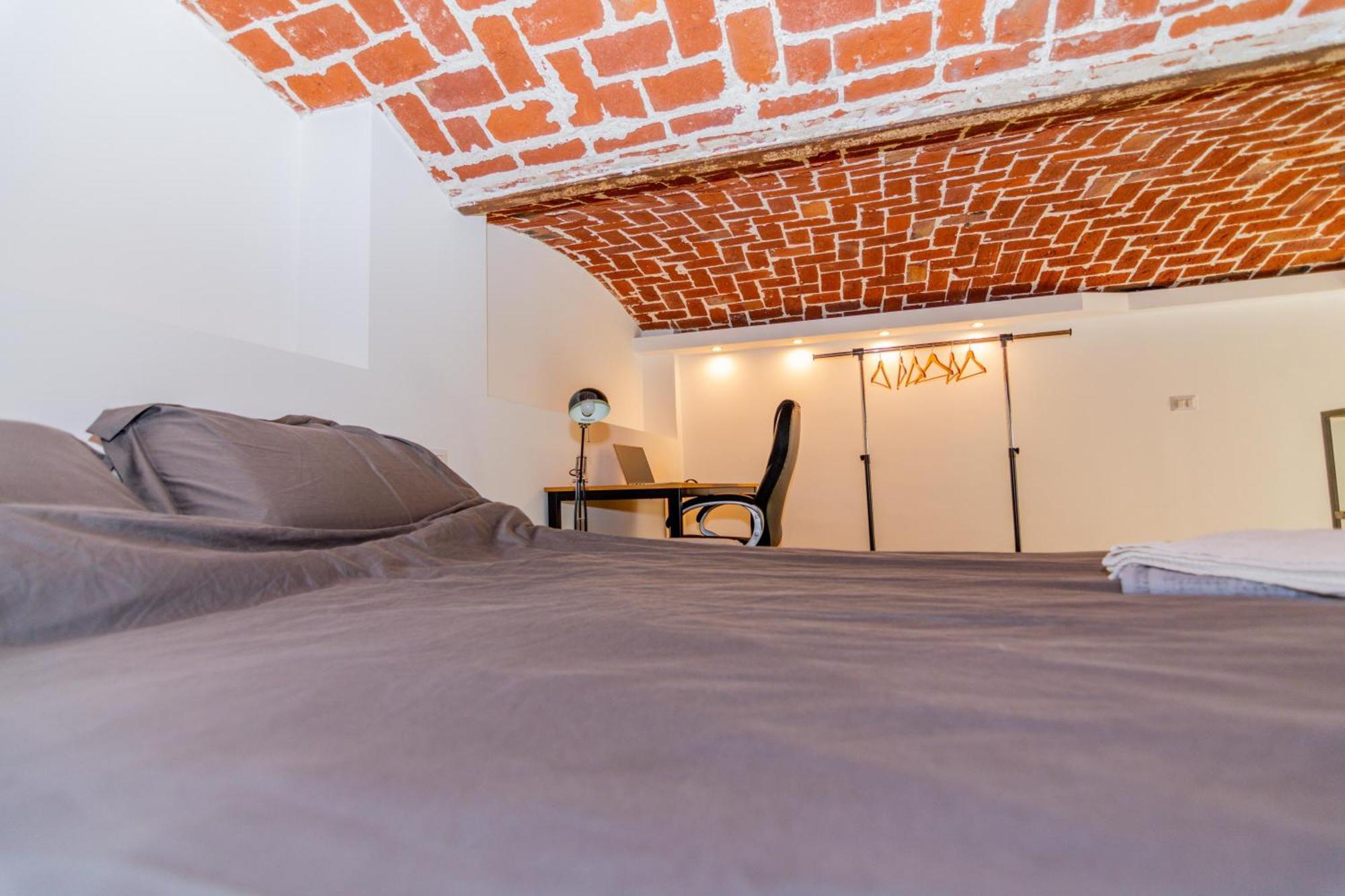 Industrial Loft -center Of Turin- By Happyhostorino * Torino