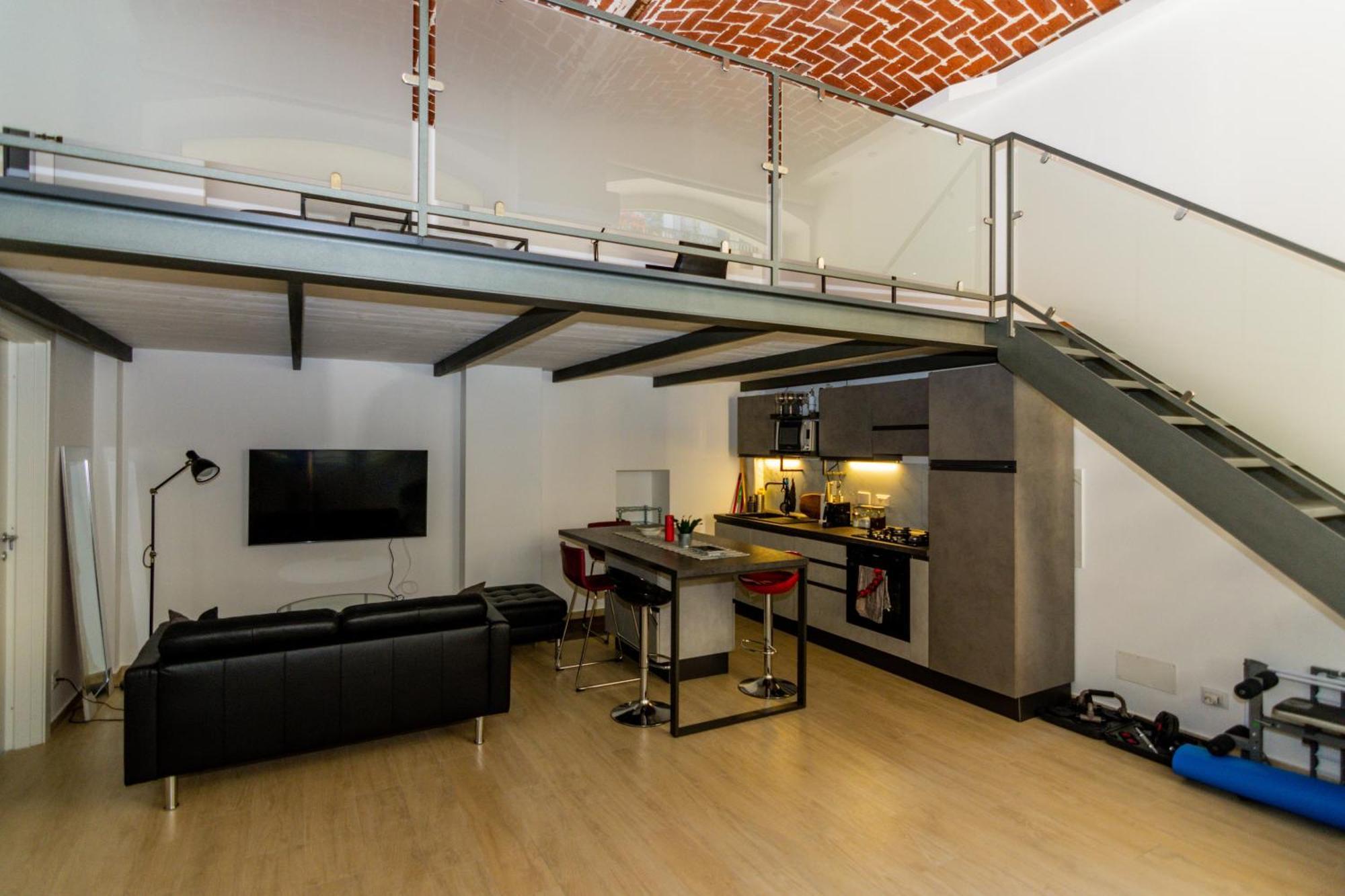 Industrial Loft -center Of Turin- By Happyhostorino